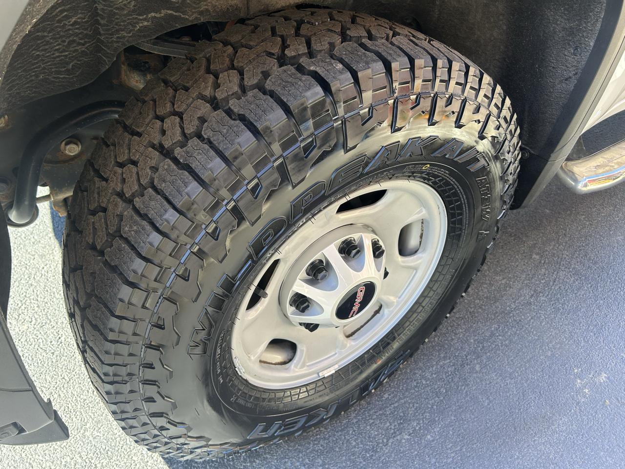 GMC Sierra 2500HD 4WD Crew Cab 159" Pro 2024
