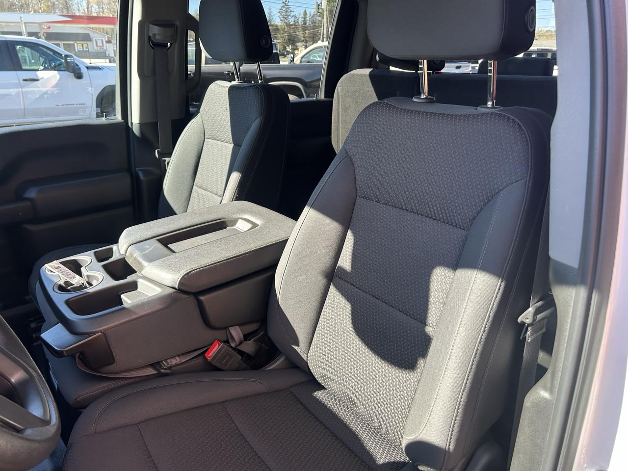 GMC Sierra 2500HD 4WD Crew Cab 159" Pro 2024