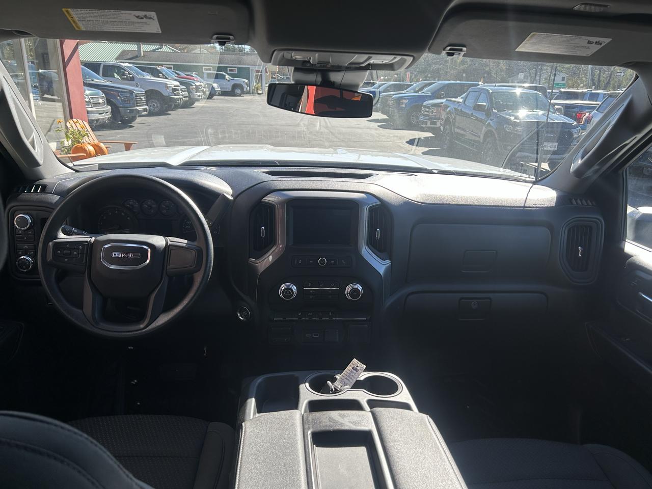 GMC Sierra 2500HD 4WD Crew Cab 159" Pro 2024