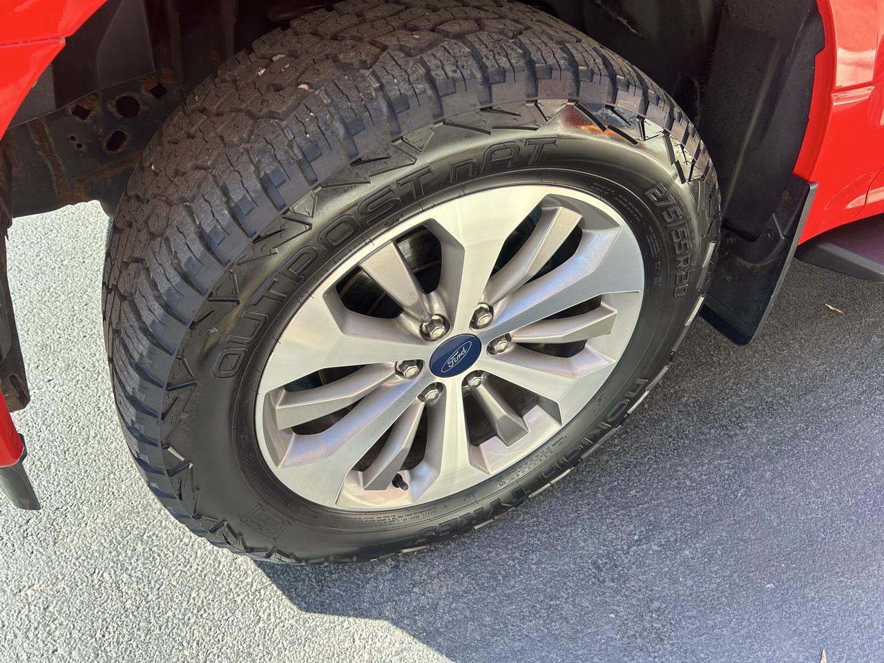Ford F-150 4WD SuperCrew 145" STX 2017