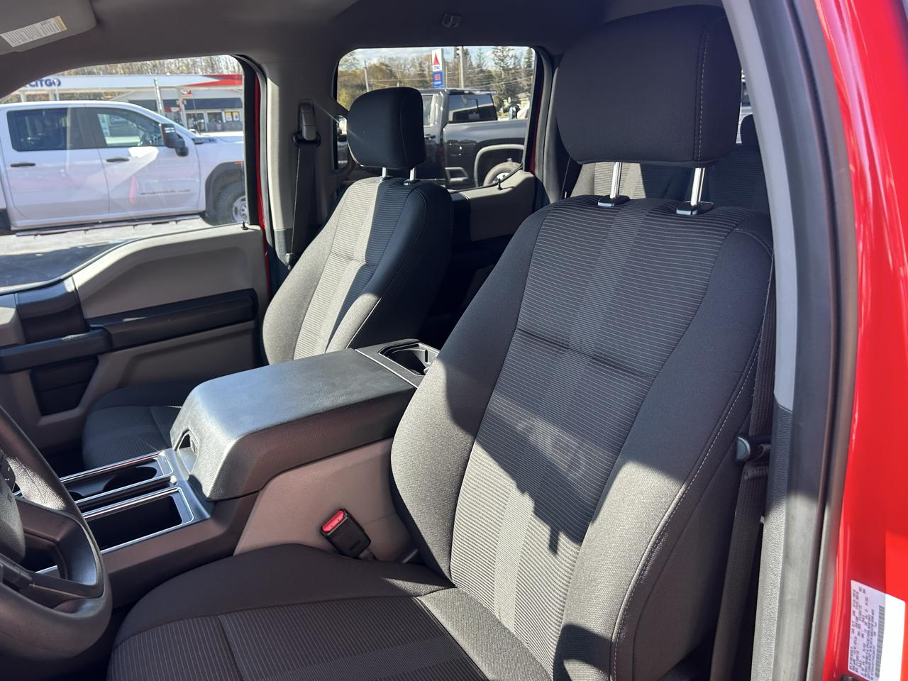 Ford F-150 4WD SuperCrew 145" STX 2017