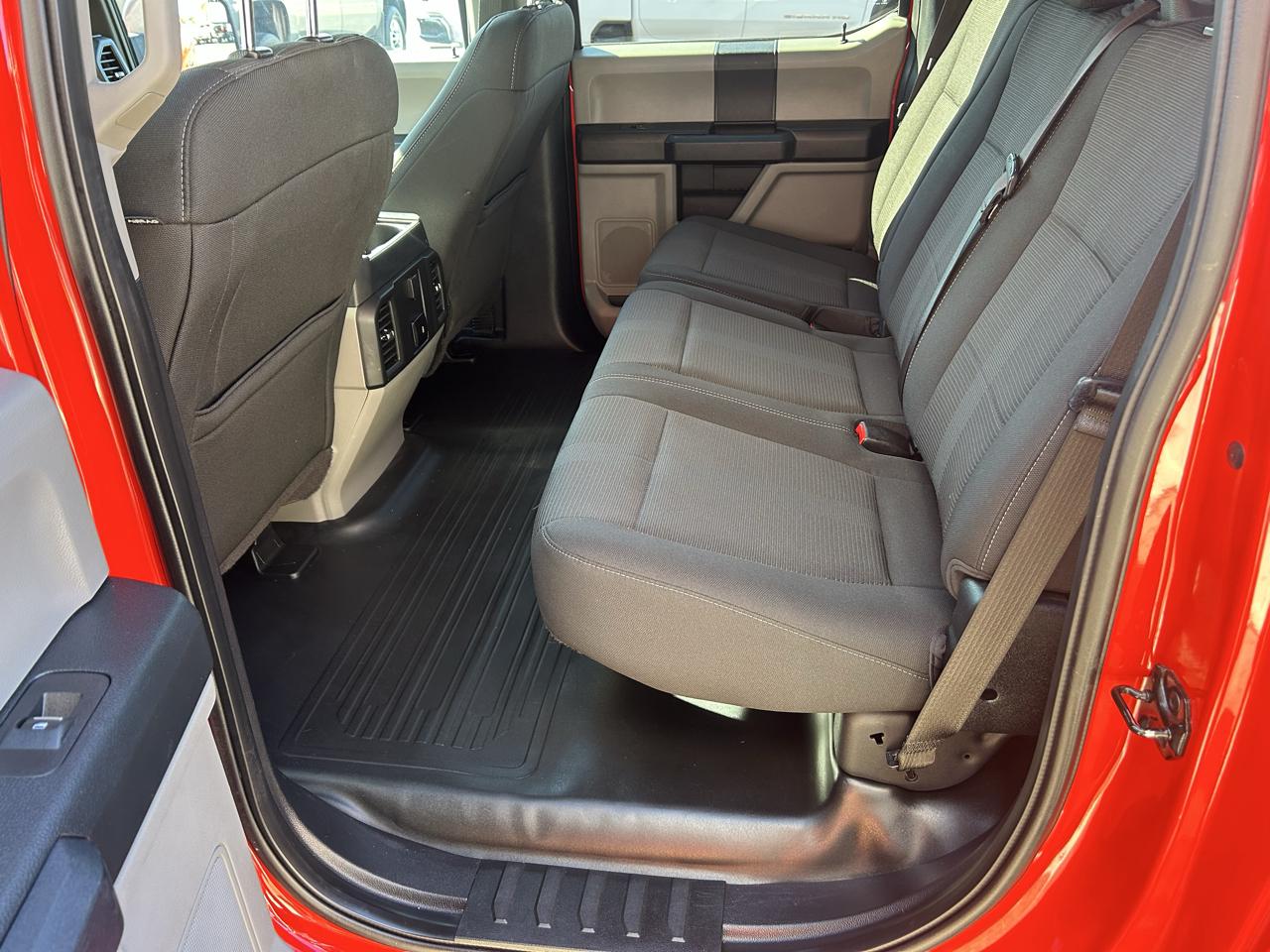 Ford F-150 4WD SuperCrew 145" STX 2017