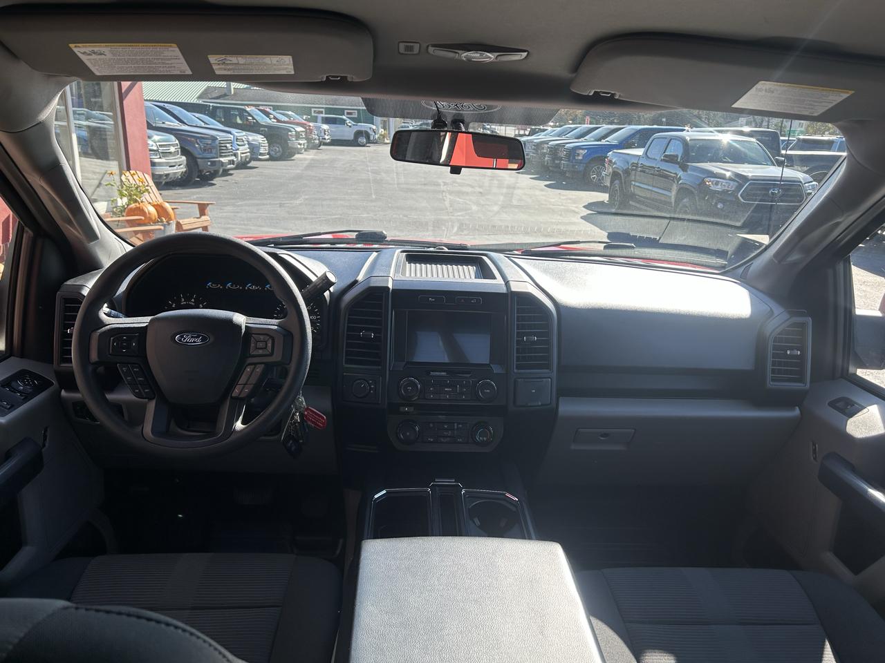Ford F-150 4WD SuperCrew 145" STX 2017