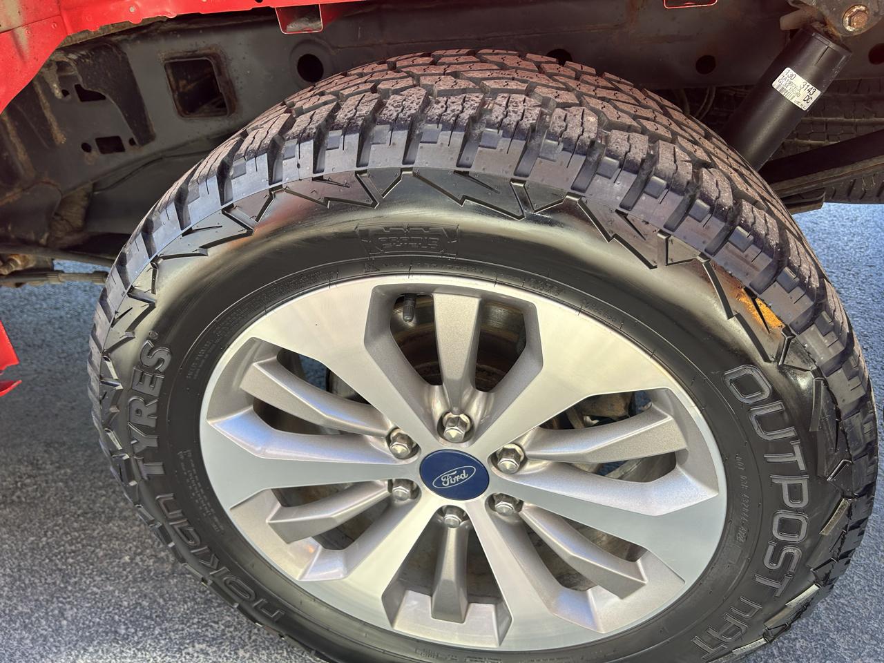 Ford F-150 4WD SuperCrew 145" STX 2017