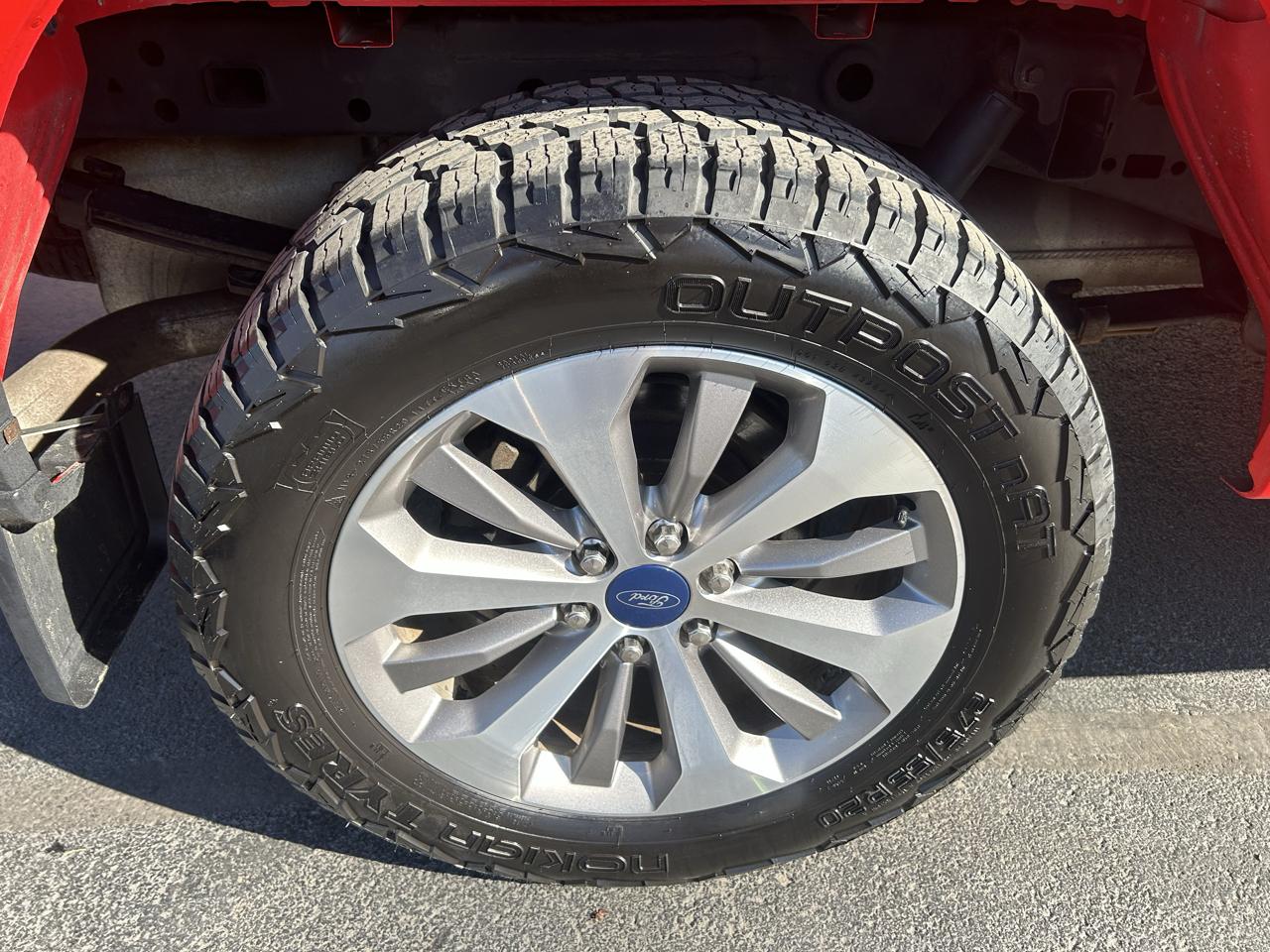 Ford F-150 4WD SuperCrew 145" STX 2017