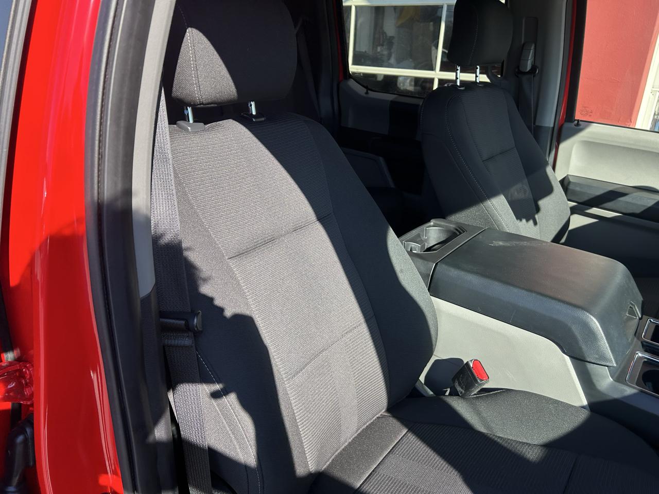 Ford F-150 4WD SuperCrew 145" STX 2017