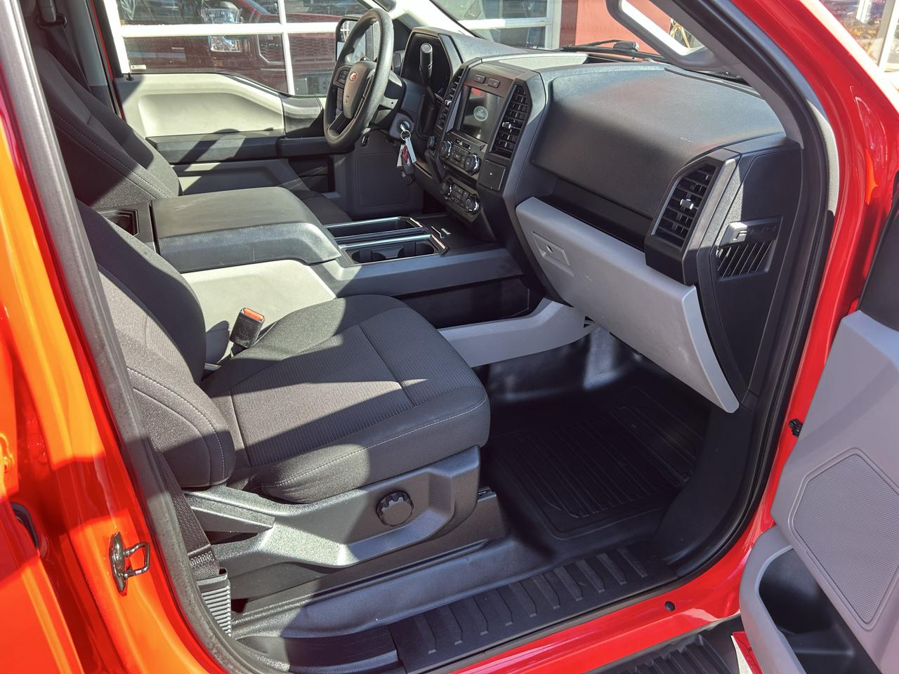 Ford F-150 4WD SuperCrew 145" STX 2017