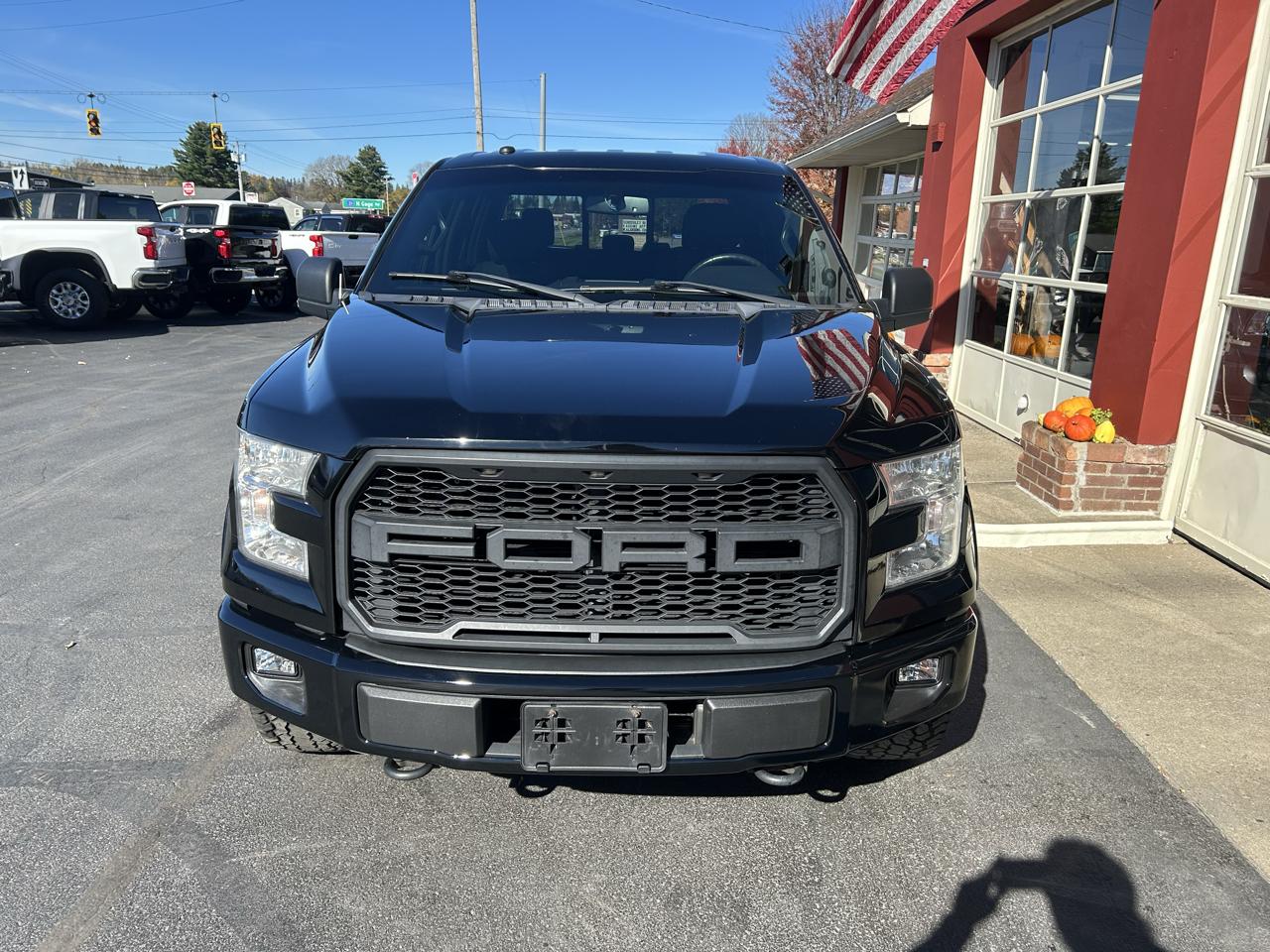 Ford F-150 4WD SuperCrew 145" XLT 2017