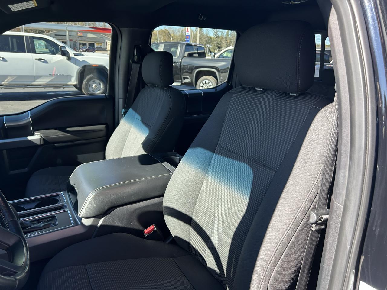 Ford F-150 4WD SuperCrew 145" XLT 2017