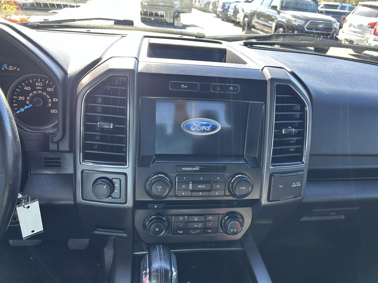 Ford F-150 4WD SuperCrew 145" XLT 2017