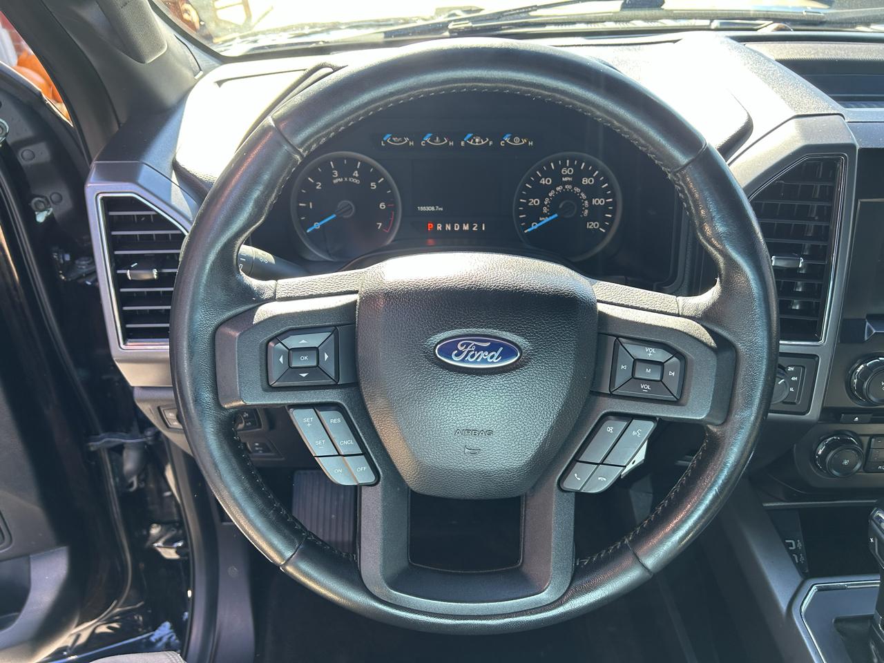 Ford F-150 4WD SuperCrew 145" XLT 2017