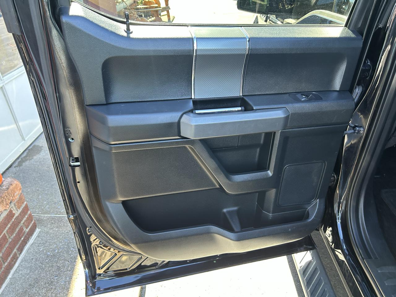 Ford F-150 4WD SuperCrew 145" XLT 2017
