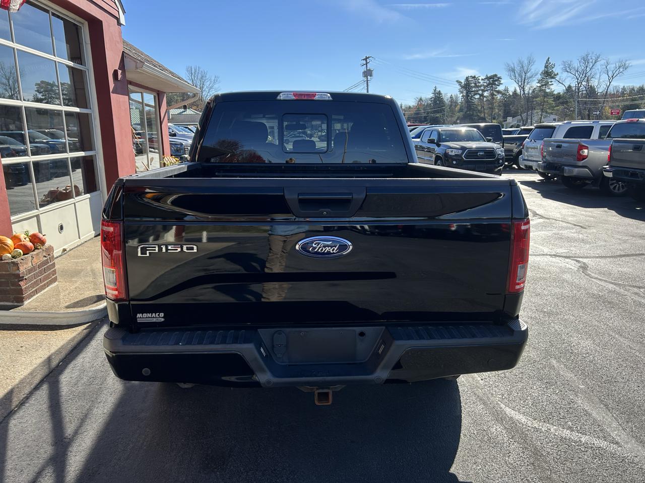 Ford F-150 4WD SuperCrew 145" XLT 2017