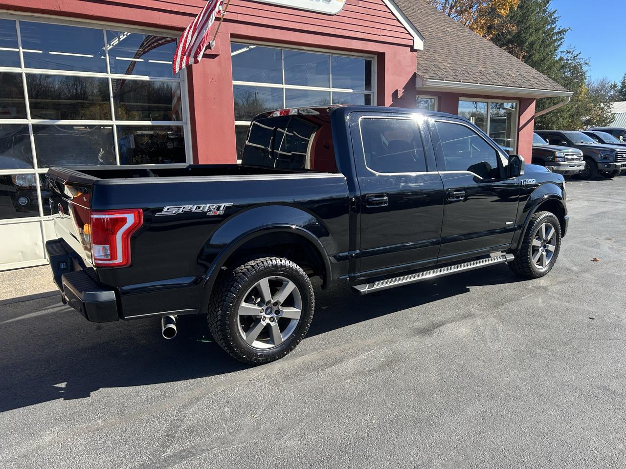 Ford F-150 4WD SuperCrew 145" XLT 2017