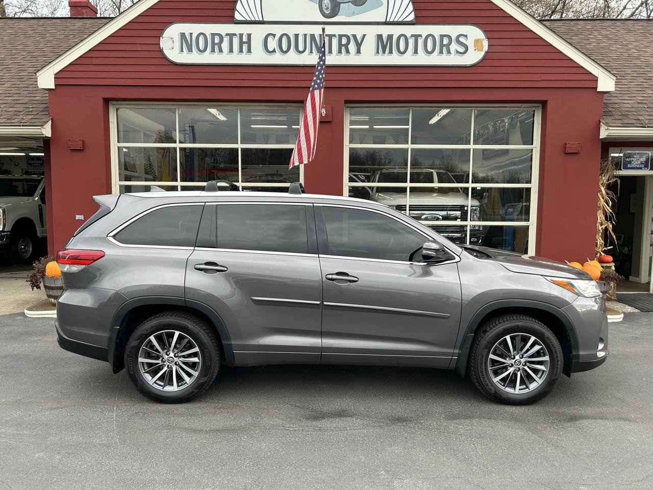 Toyota Highlander XLE V6 AWD (Natl) 2017