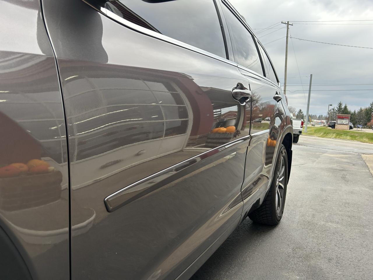 Toyota Highlander XLE V6 AWD (Natl) 2017
