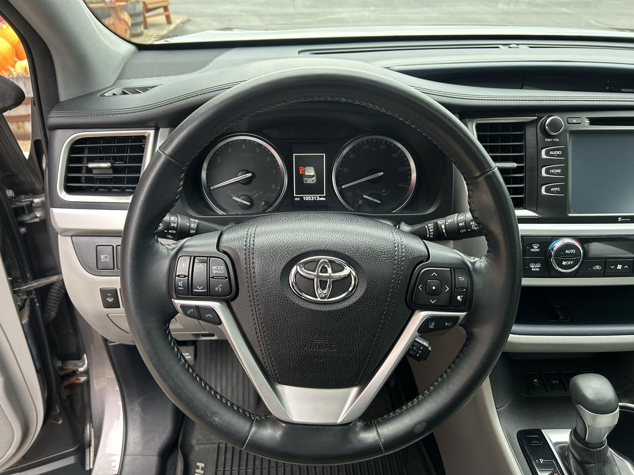 Toyota Highlander XLE V6 AWD (Natl) 2017