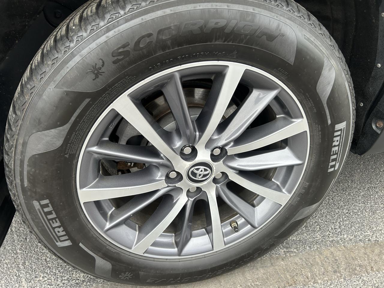 Toyota Highlander XLE V6 AWD (Natl) 2017