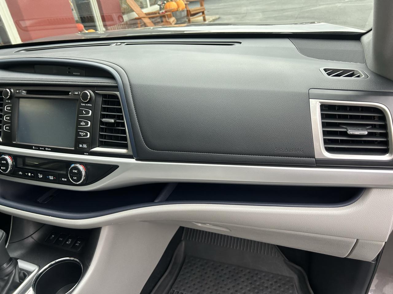 Toyota Highlander XLE V6 AWD (Natl) 2017