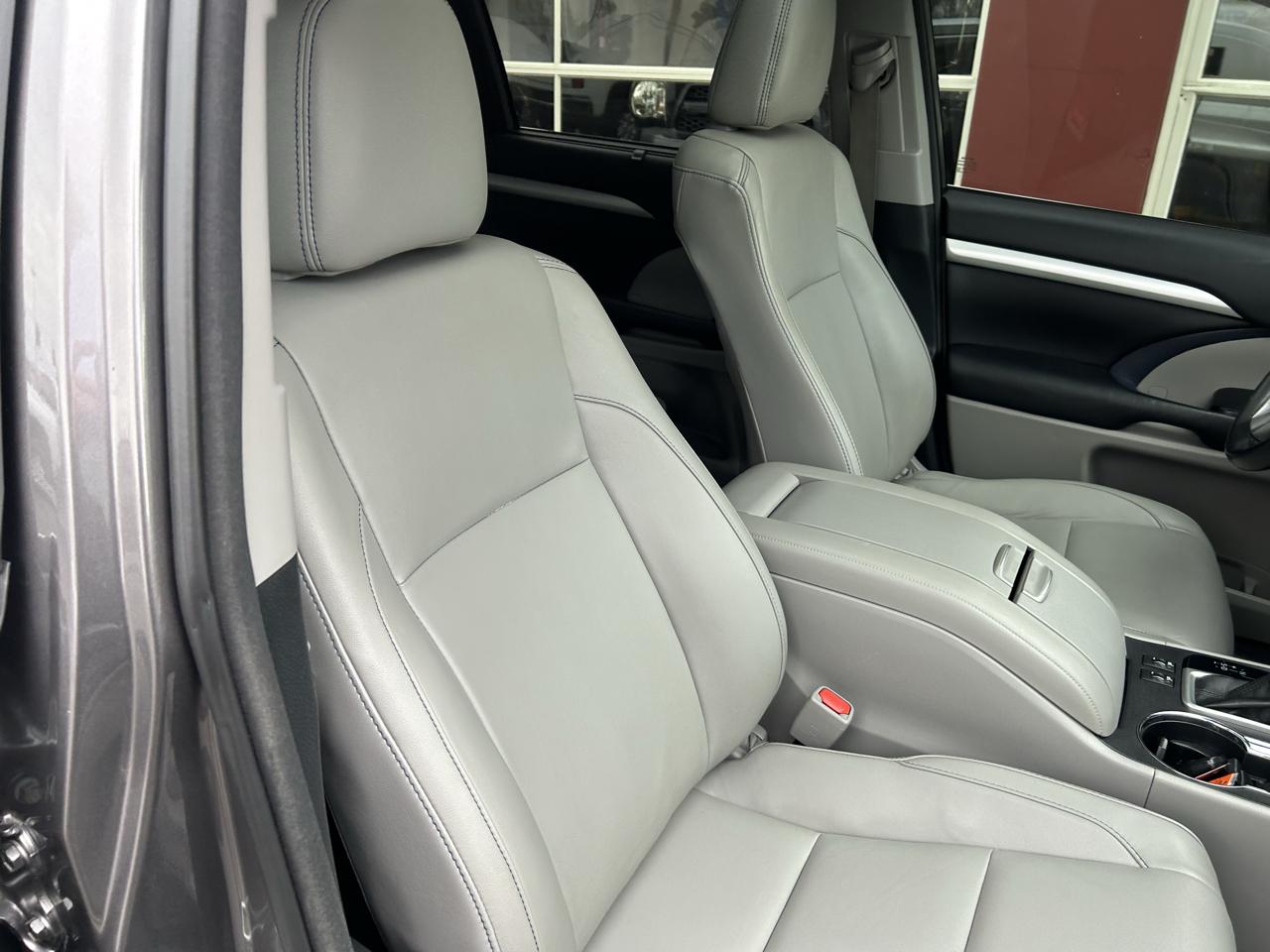 Toyota Highlander XLE V6 AWD (Natl) 2017