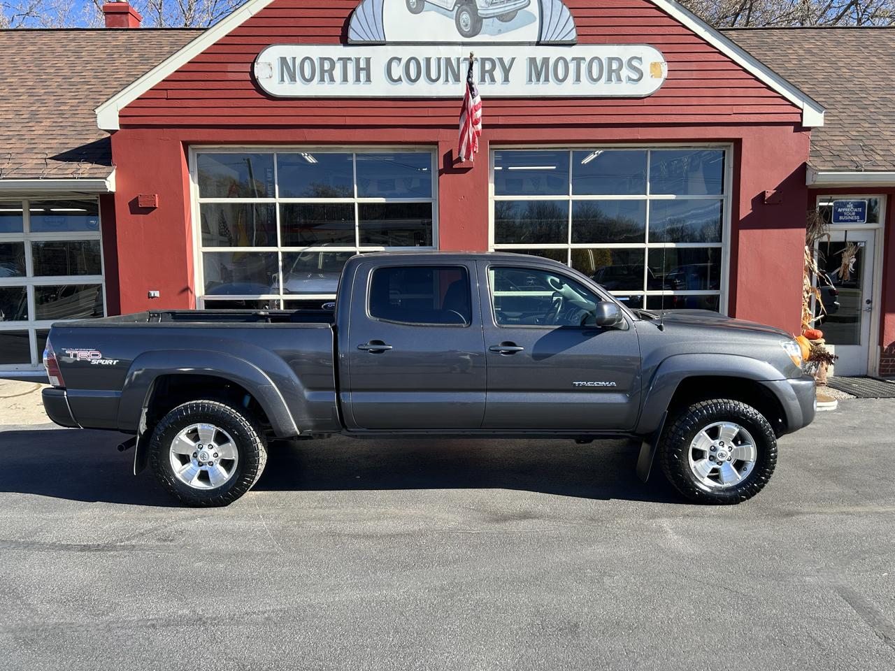 Toyota Tacoma 4WD Double LB V6 AT (Natl) 2011
