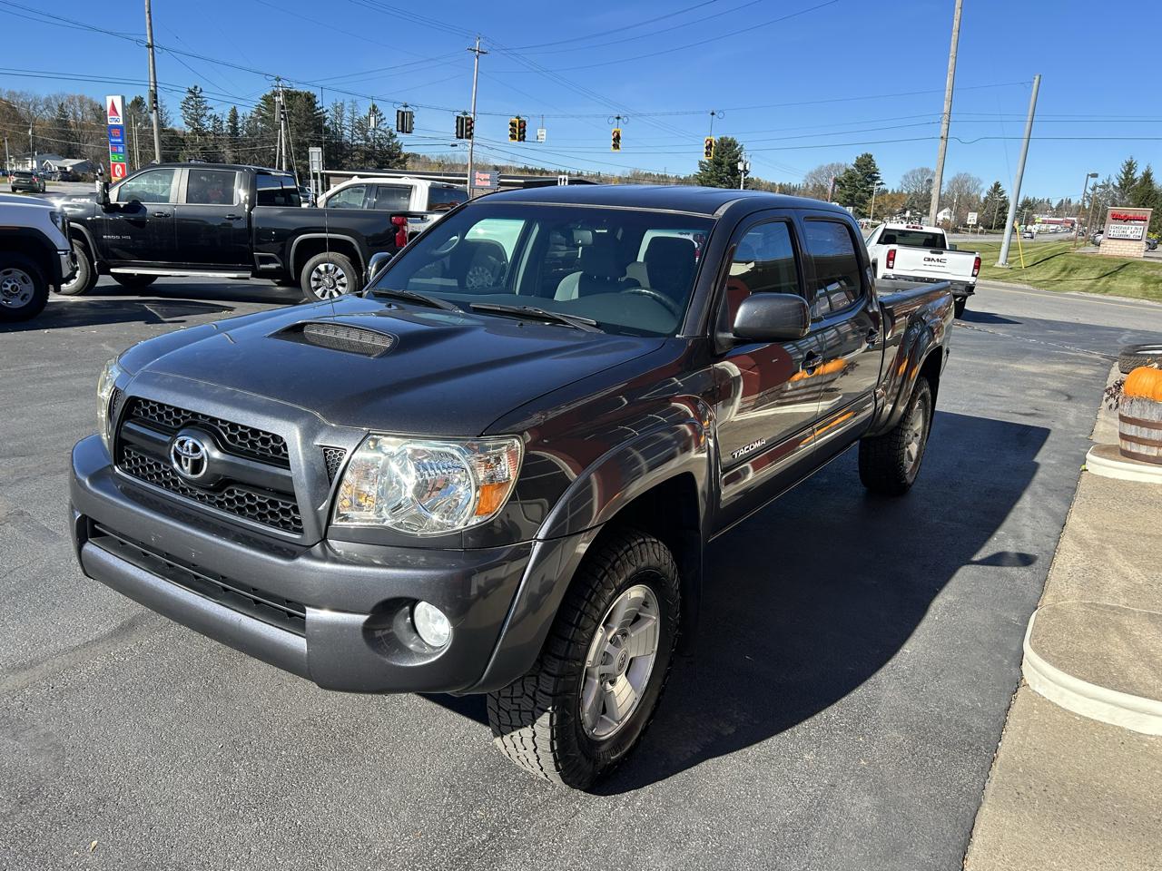Toyota Tacoma 4WD Double LB V6 AT (Natl) 2011