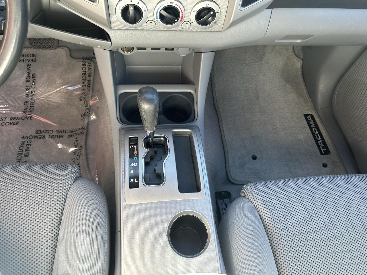 Toyota Tacoma 4WD Double LB V6 AT (Natl) 2011