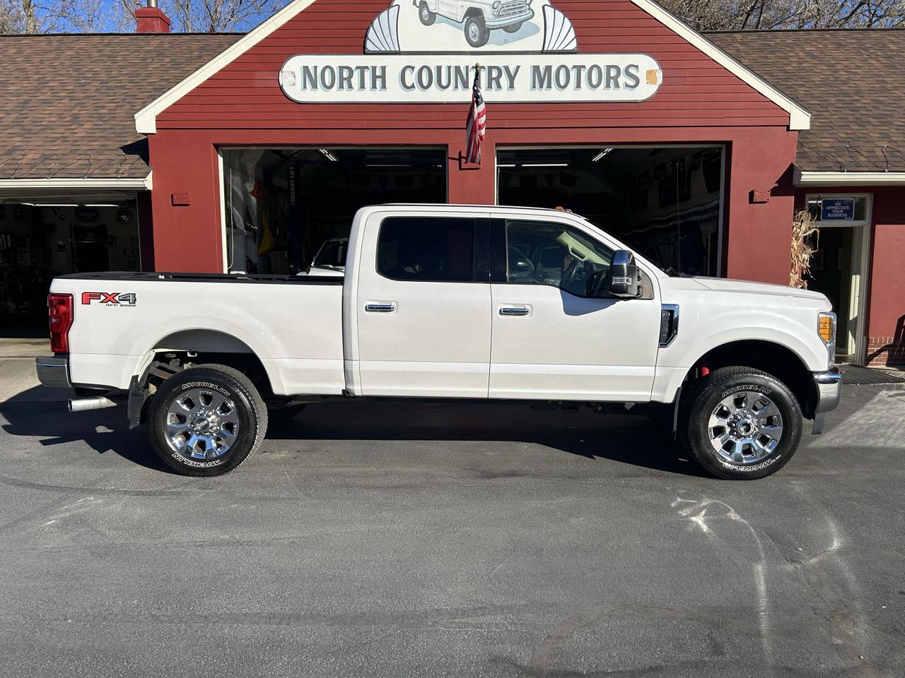 Ford Super Duty F-350 SRW Lariat 4WD Crew Cab 6.75' Box 2017