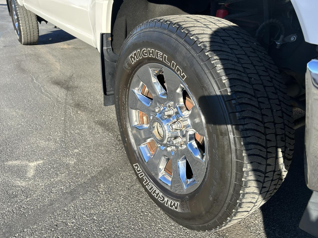 Ford Super Duty F-350 SRW Lariat 4WD Crew Cab 6.75' Box 2017