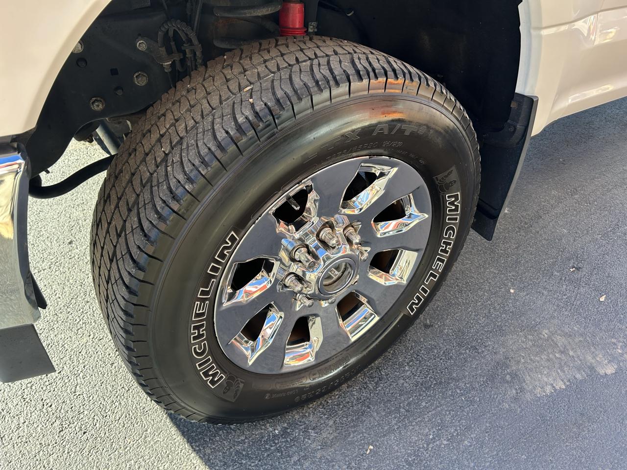 Ford Super Duty F-350 SRW Lariat 4WD Crew Cab 6.75' Box 2017