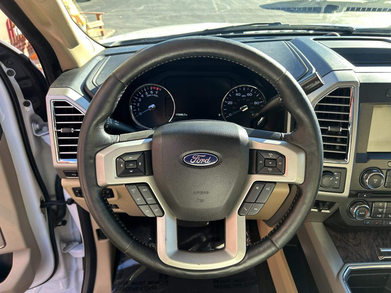 Ford Super Duty F-350 SRW Lariat 4WD Crew Cab 6.75' Box 2017