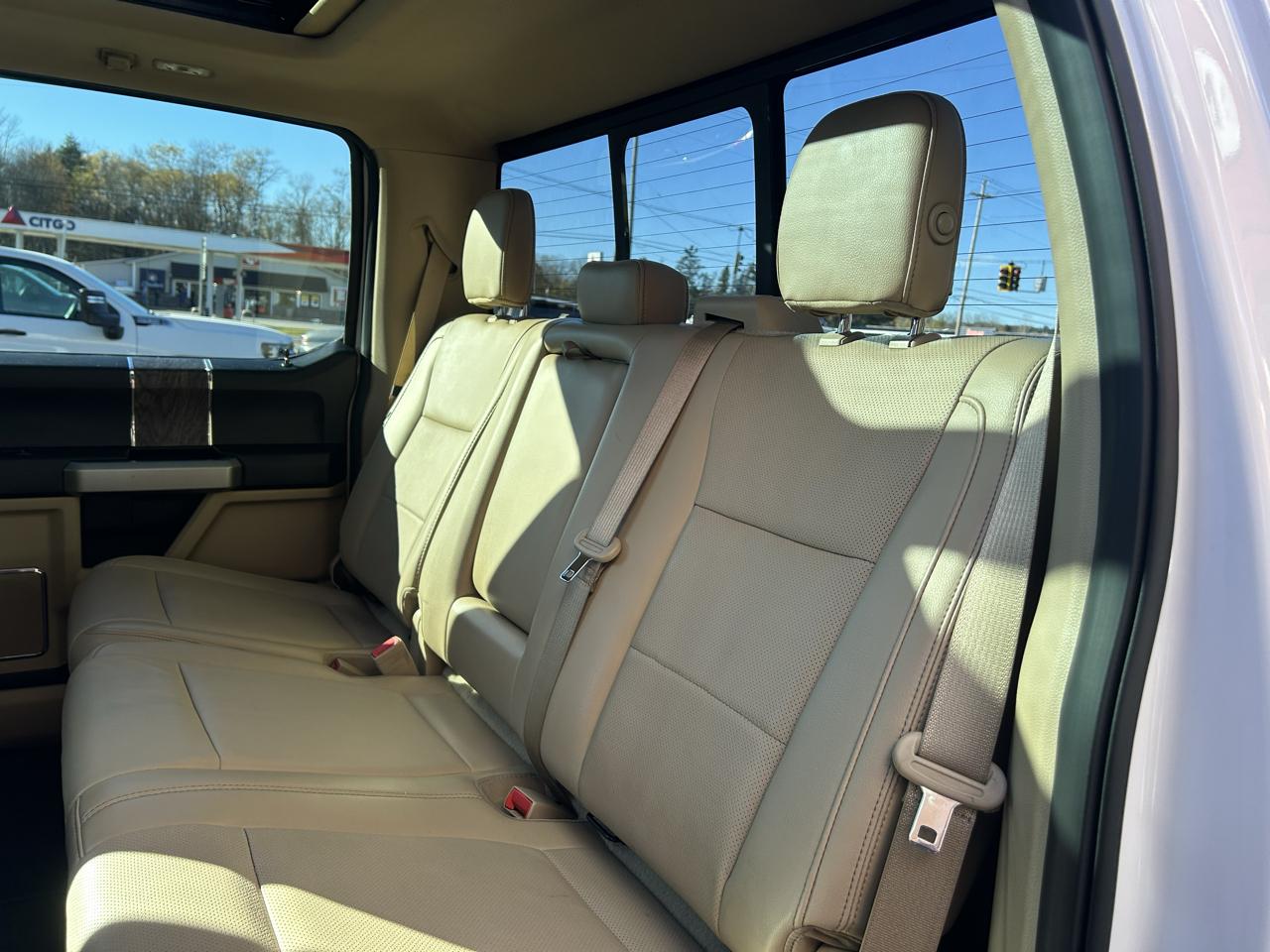 Ford Super Duty F-350 SRW Lariat 4WD Crew Cab 6.75' Box 2017