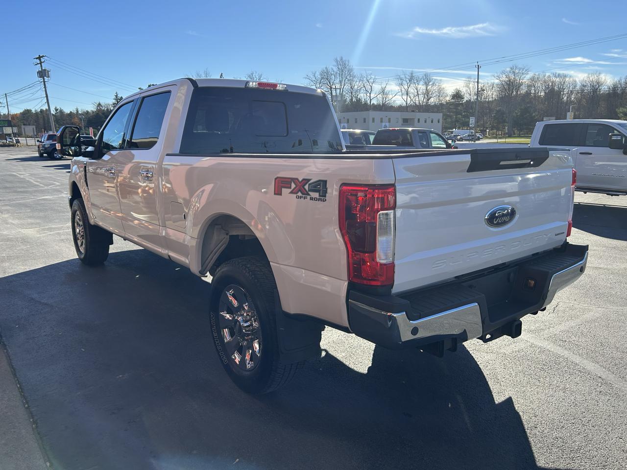 Ford Super Duty F-350 SRW Lariat 4WD Crew Cab 6.75' Box 2017