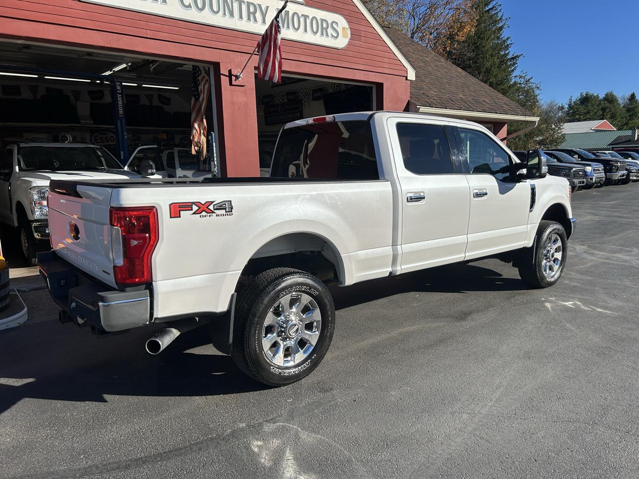 Ford Super Duty F-350 SRW Lariat 4WD Crew Cab 6.75' Box 2017