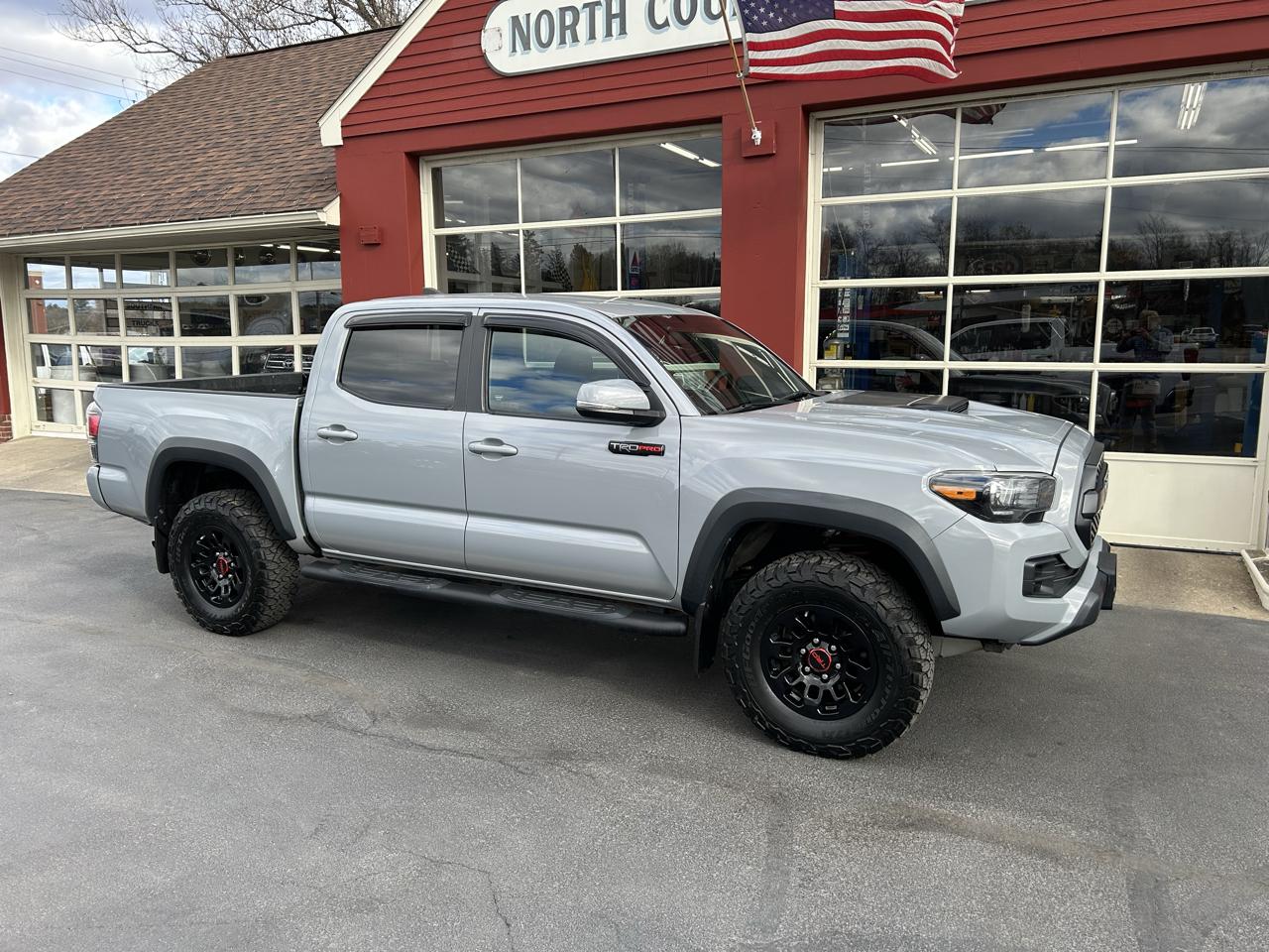 Toyota Tacoma 4WD Double Cab V6 AT TRD Pro (Natl) 2017