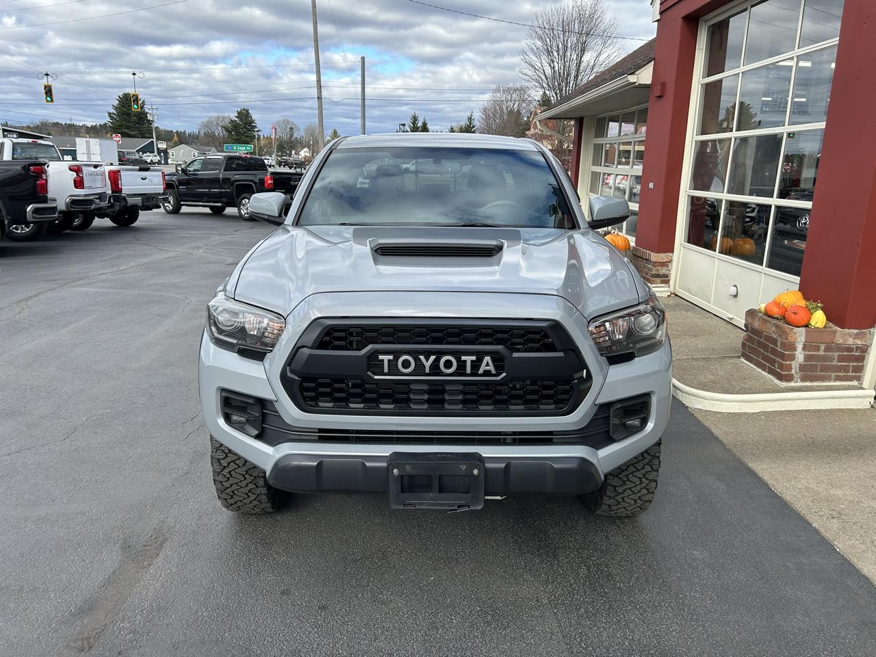 Toyota Tacoma 4WD Double Cab V6 AT TRD Pro (Natl) 2017