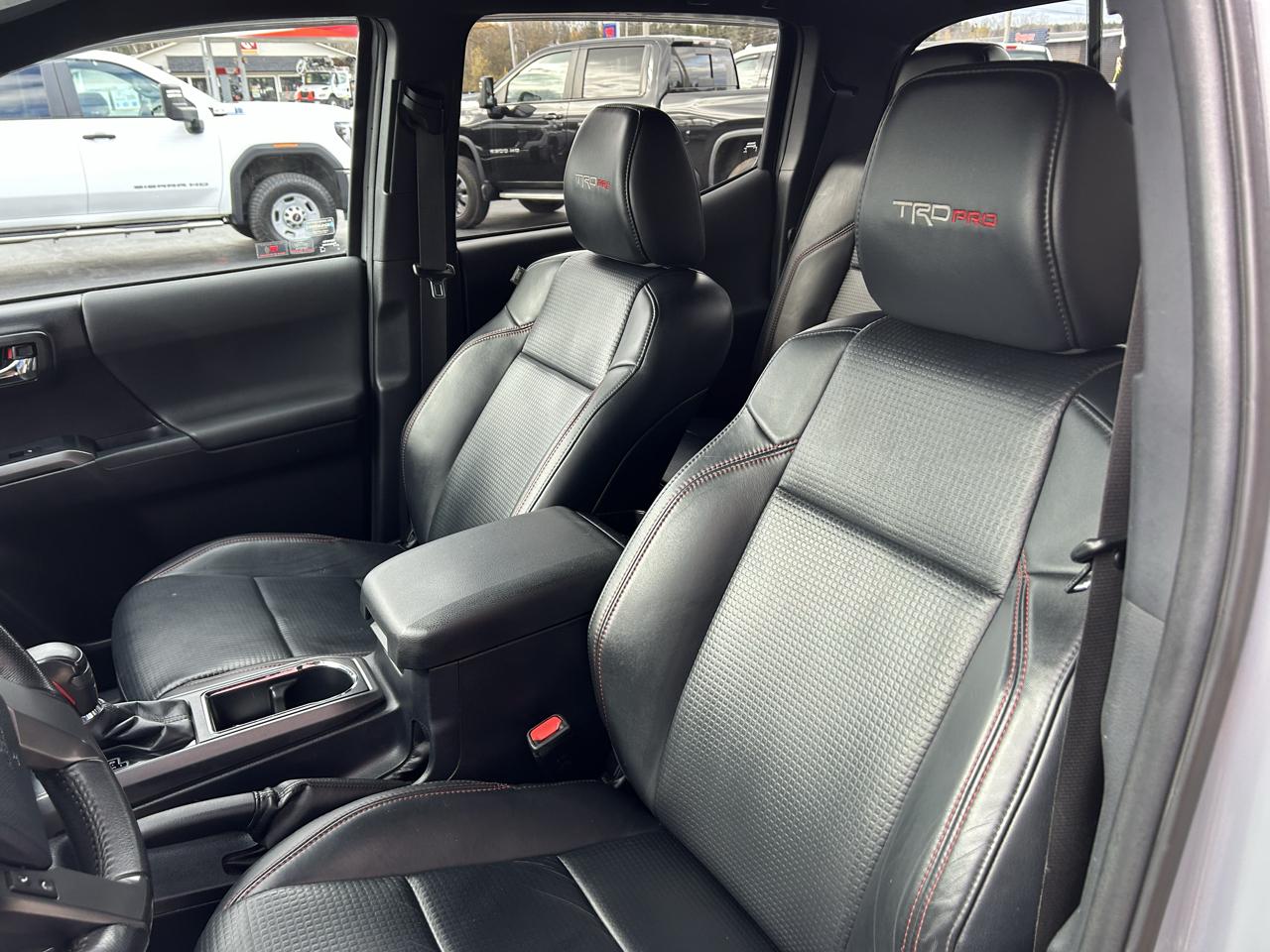 Toyota Tacoma 4WD Double Cab V6 AT TRD Pro (Natl) 2017