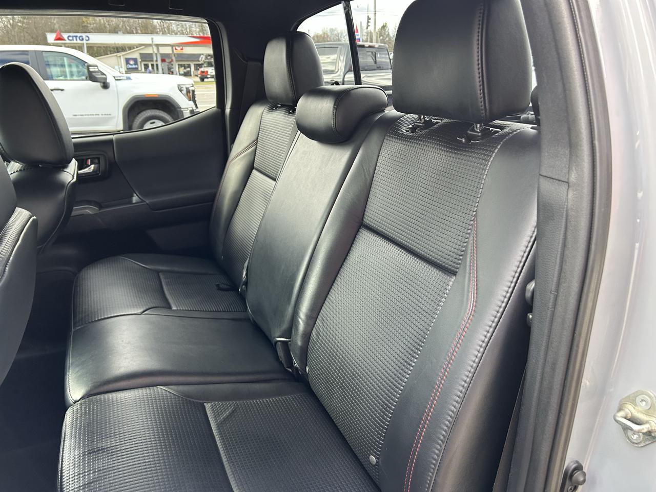 Toyota Tacoma 4WD Double Cab V6 AT TRD Pro (Natl) 2017