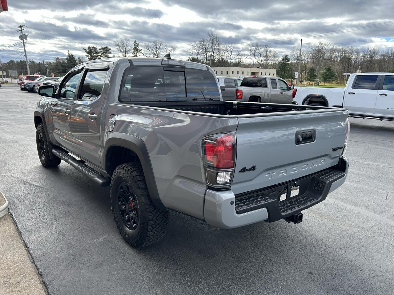 Toyota Tacoma 4WD Double Cab V6 AT TRD Pro (Natl) 2017