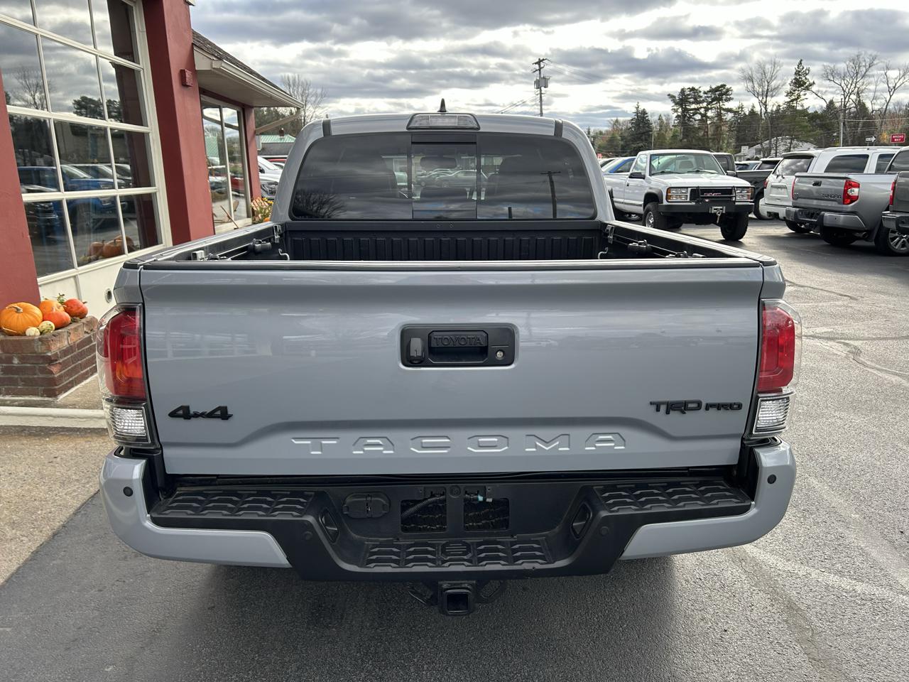 Toyota Tacoma 4WD Double Cab V6 AT TRD Pro (Natl) 2017