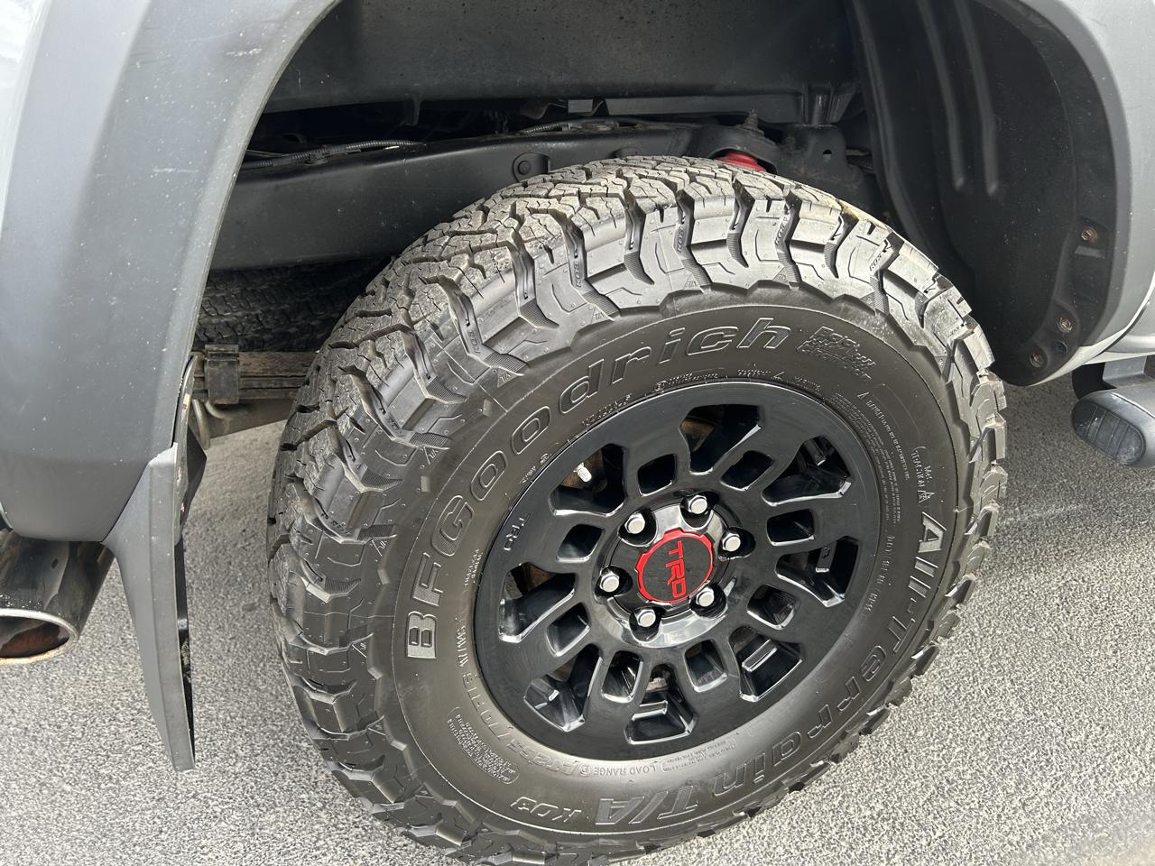 Toyota Tacoma 4WD Double Cab V6 AT TRD Pro (Natl) 2017