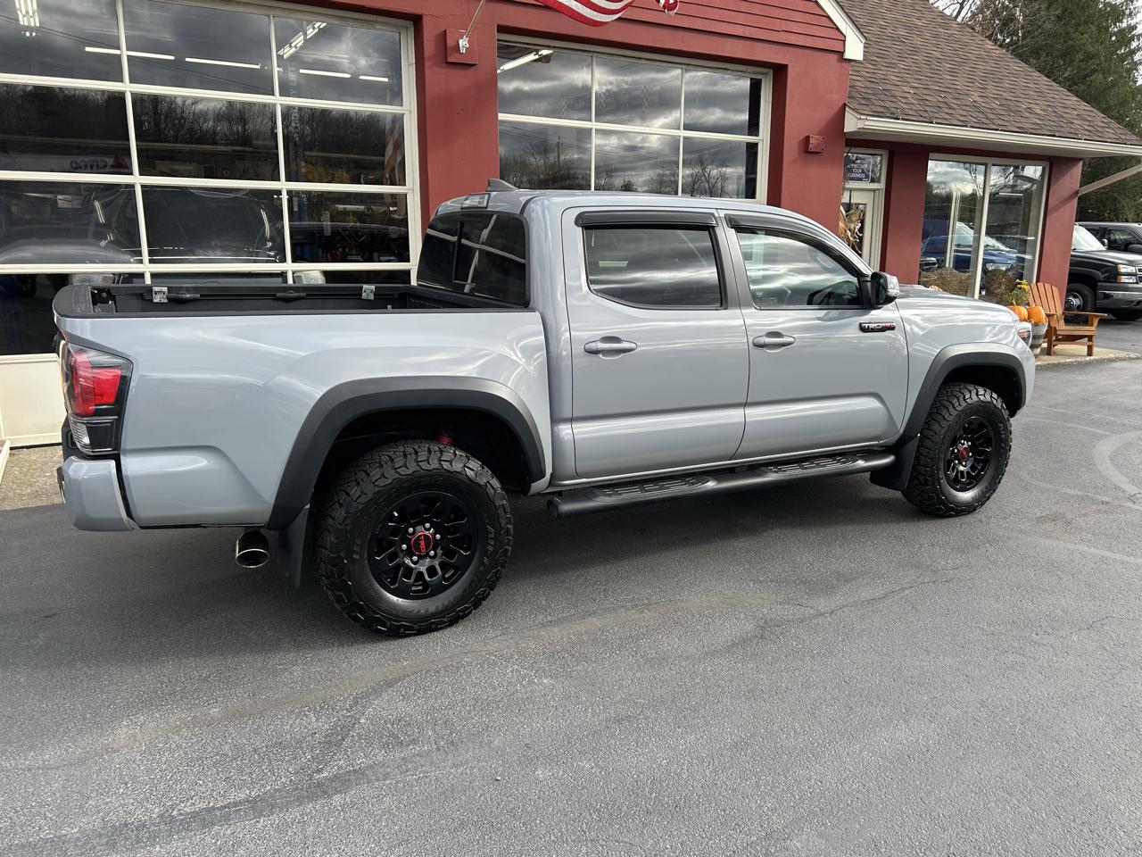 Toyota Tacoma 4WD Double Cab V6 AT TRD Pro (Natl) 2017