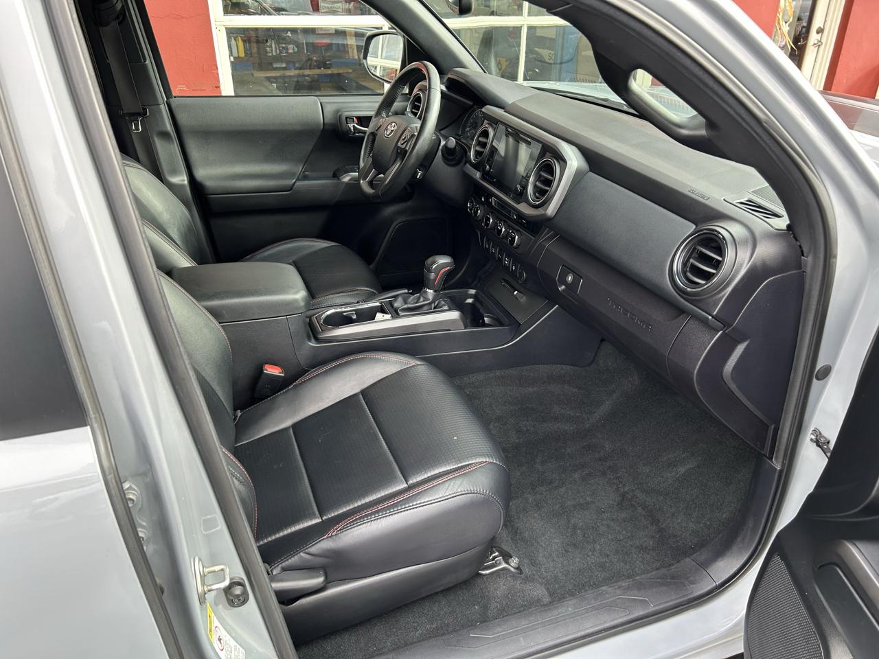 Toyota Tacoma 4WD Double Cab V6 AT TRD Pro (Natl) 2017