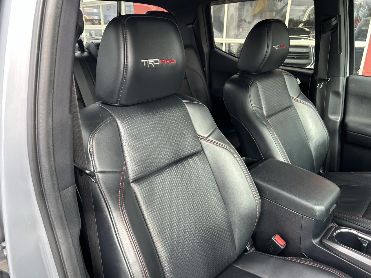 Toyota Tacoma 4WD Double Cab V6 AT TRD Pro (Natl) 2017