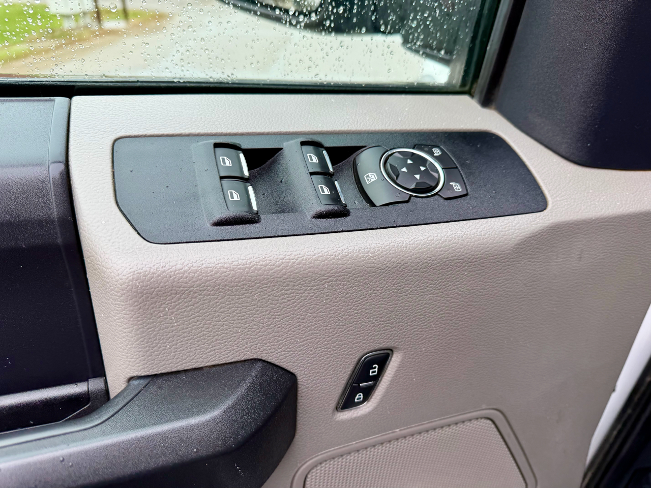 Ford F-550 SuperCab DRW 4WD 2022