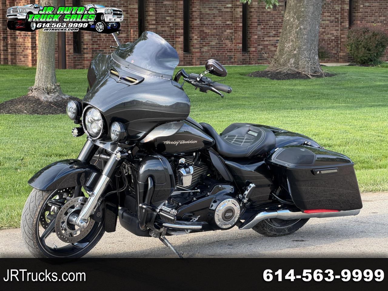 2017 Harley-Davidson FLHXSE CVO