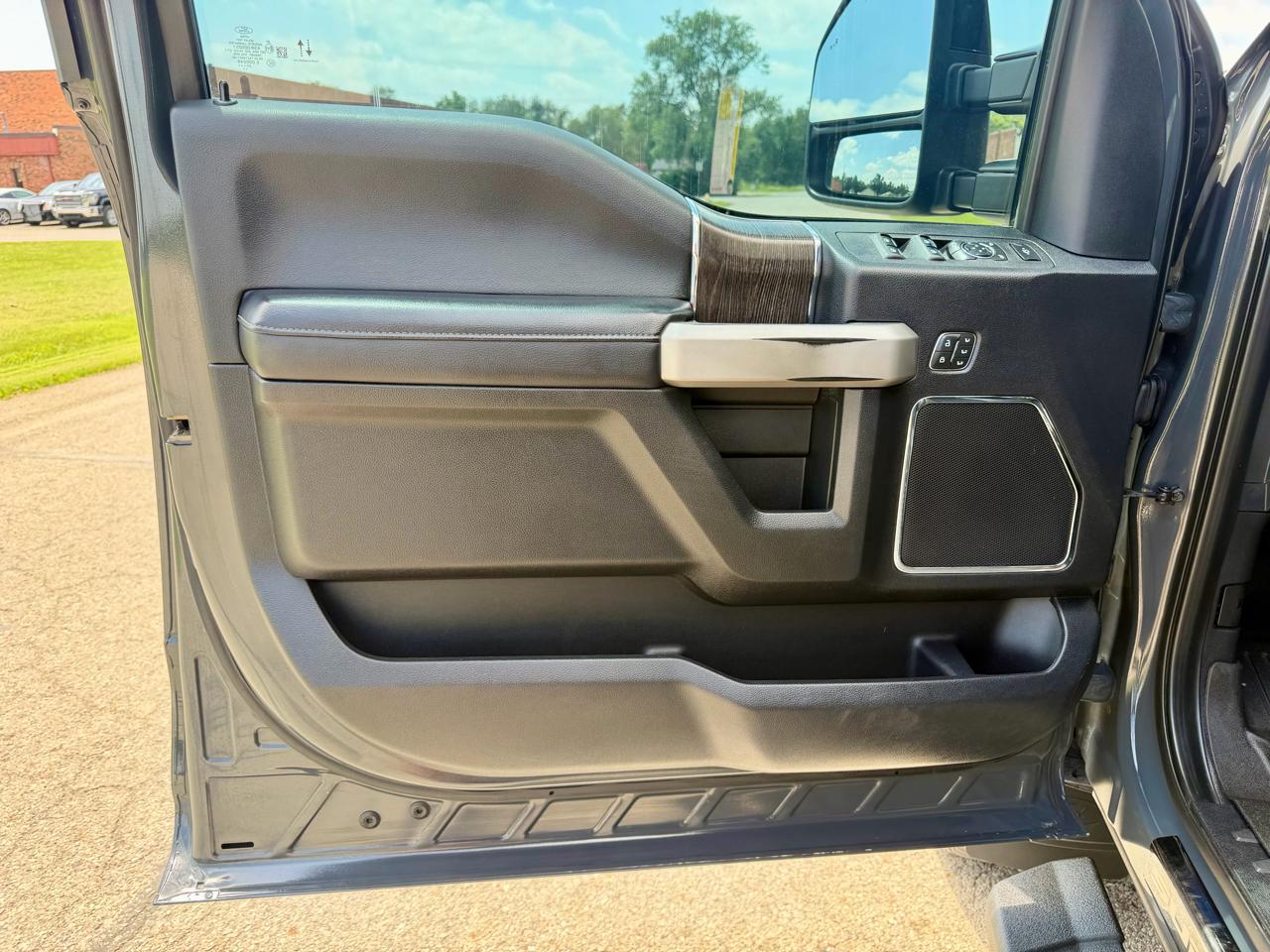 2021 Ford F-350 Super Duty Lariat - Photo 17