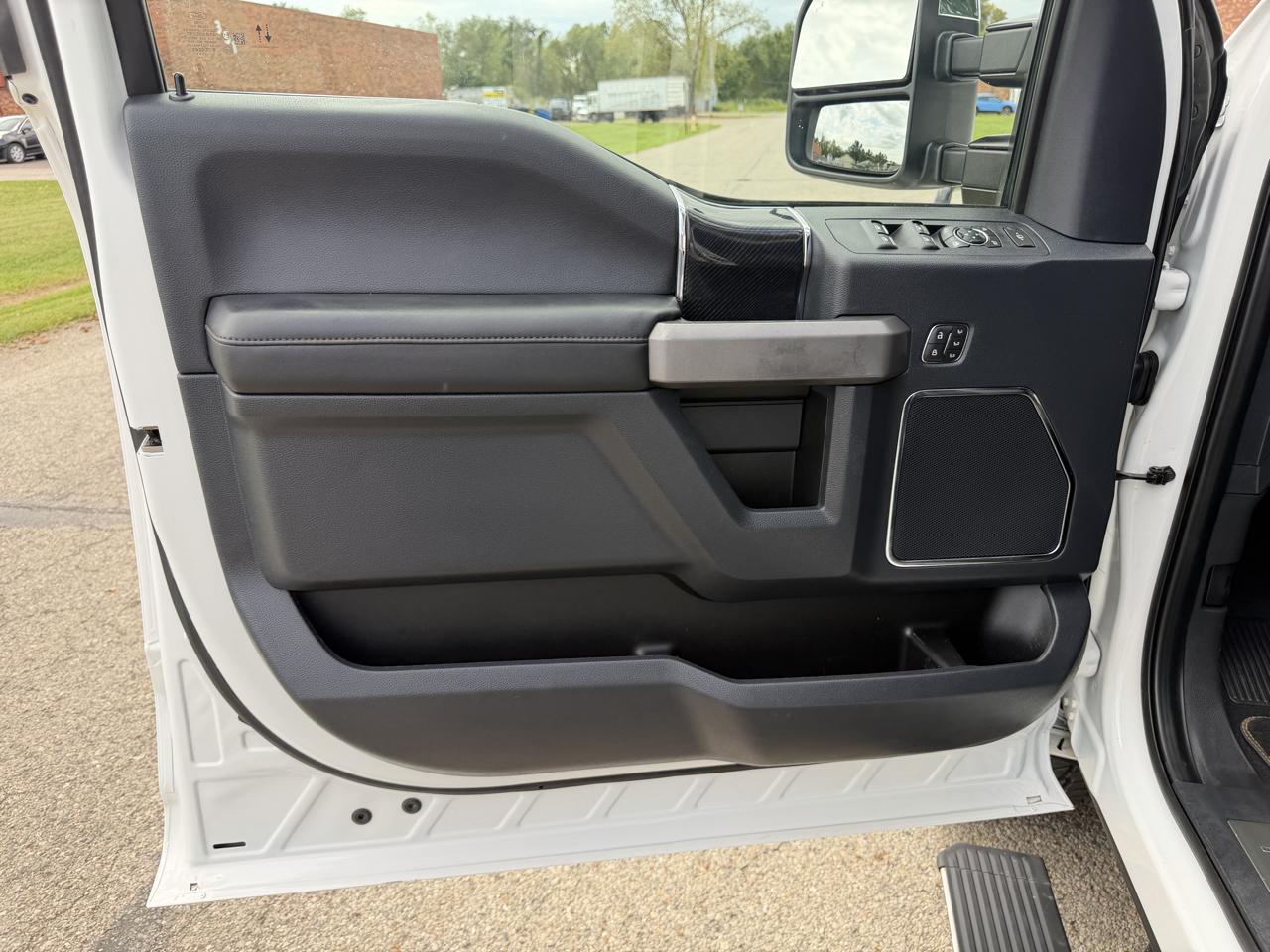 Ford F-250 SD Platinum Crew Cab 4WD 2022