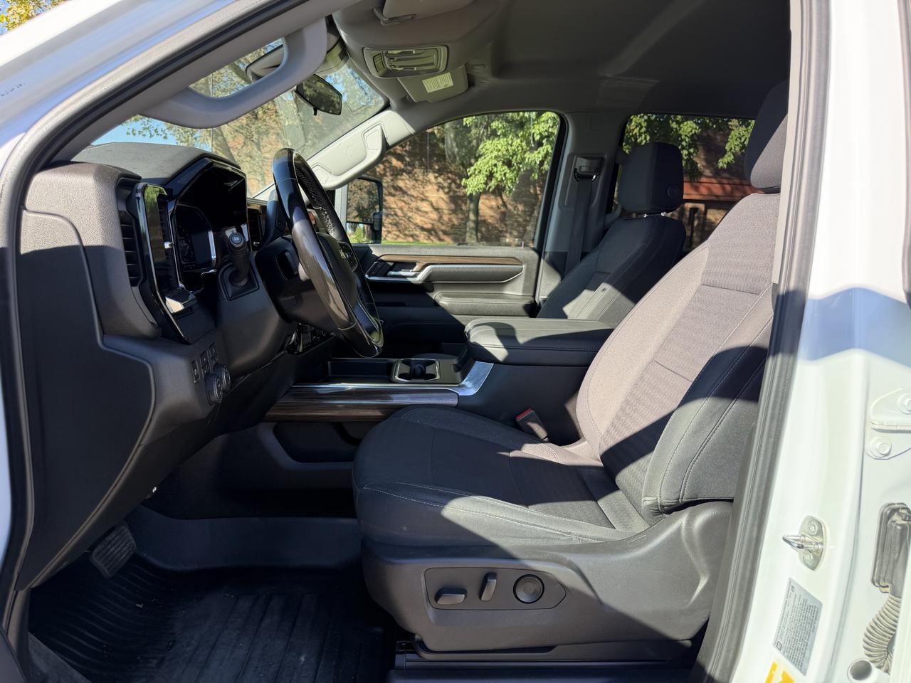 Chevrolet Silverado 3500HD LT Crew Cab 4WD 2024