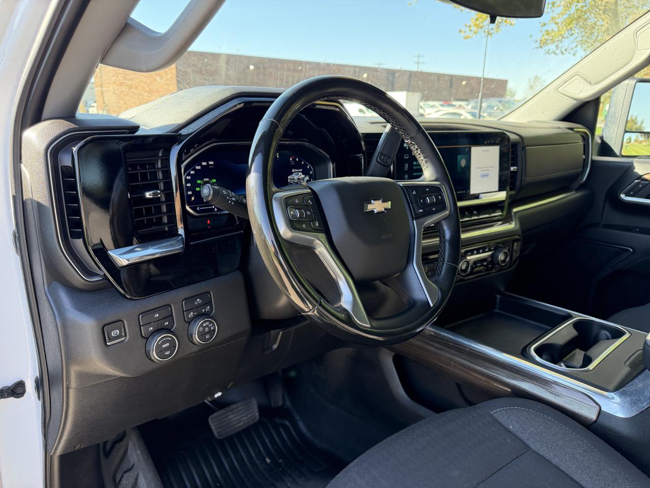 Chevrolet Silverado 3500HD LT Crew Cab 4WD 2024